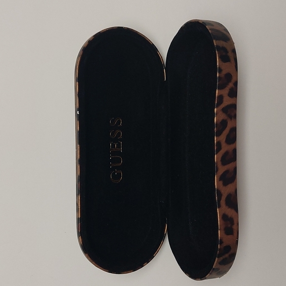 Guess frames and case - Picture 2 of 8